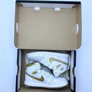Jordan 1 Retro High Tops - 9c